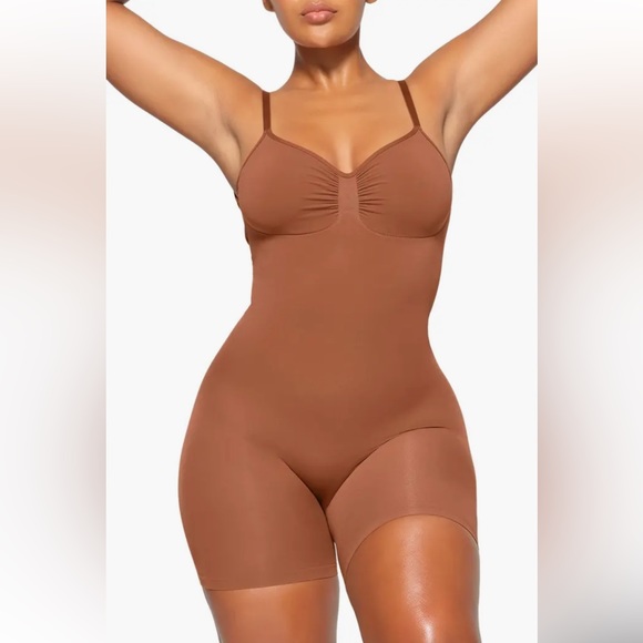 SKIMS Other - 🧡NEW SKIMS SHAPEWEAR SEAMLESS SCULPT MID THIGH BODYSUIT IN BRONZE S L